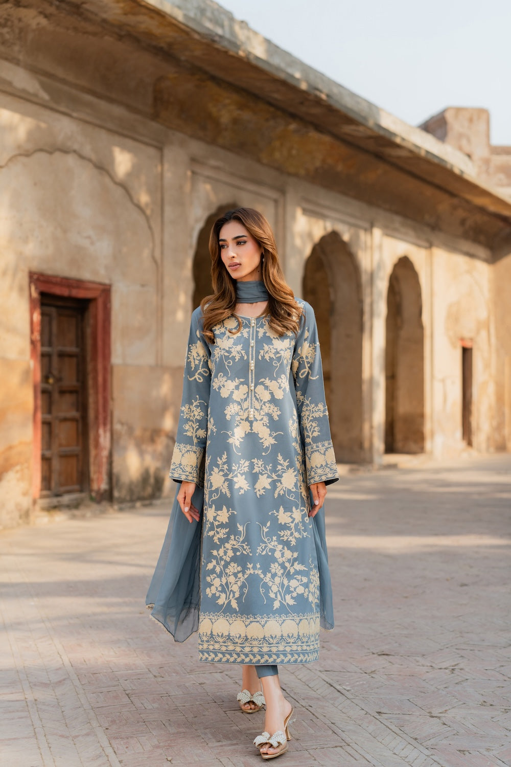 Robe Miral