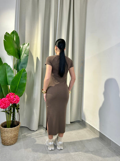 Robe Nicole midi côtelée col en V boutons réglables