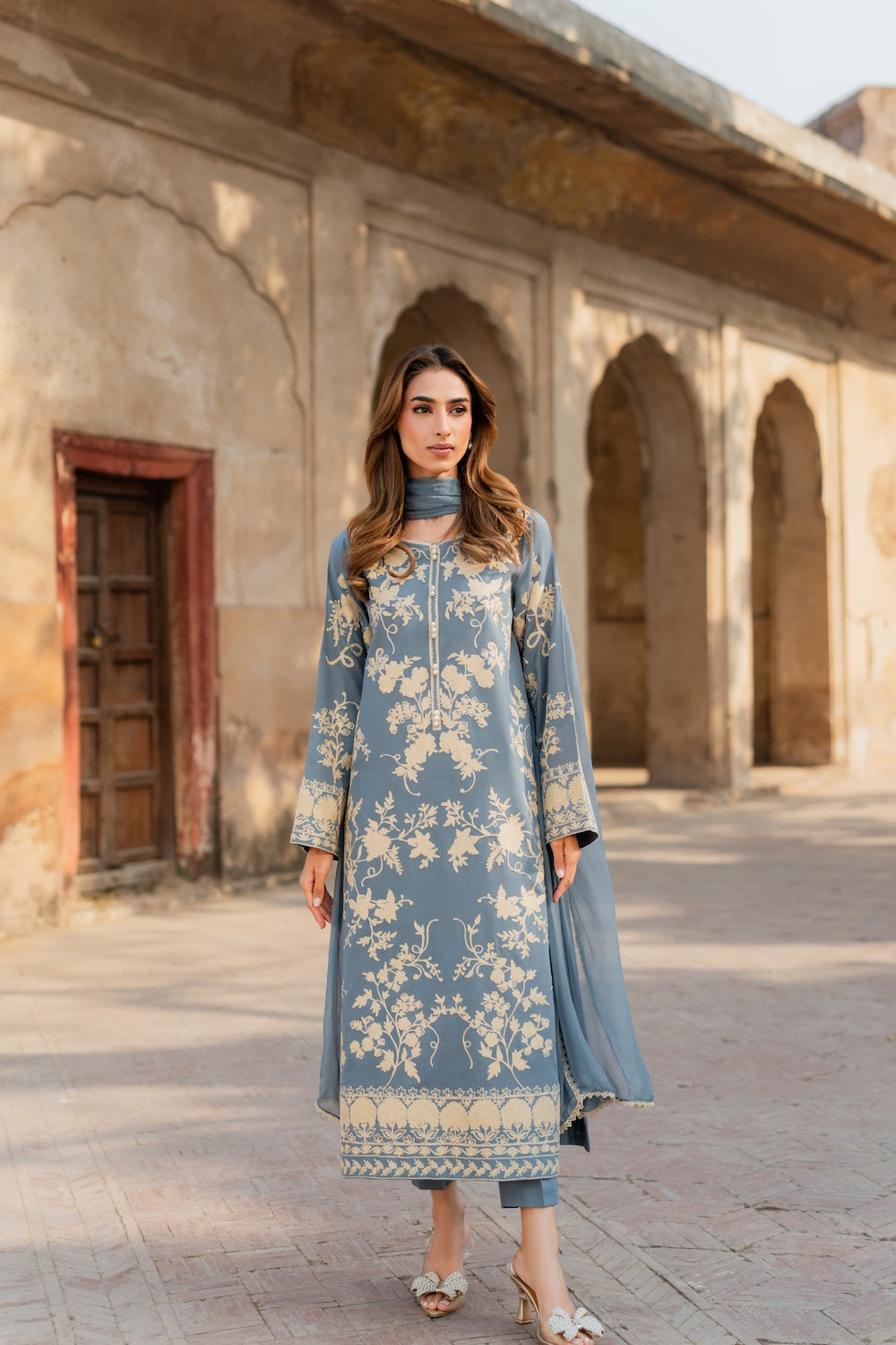 Robe Miral